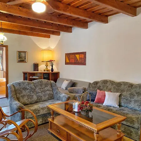 Bakonyi Vadasz Haza Holiday home *