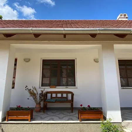 Bakonyi Vadasz Haza * Bakonykuti