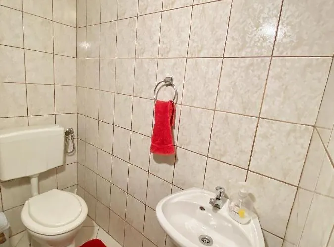 Bakonyi Vadasz Haza بيت للعطل
